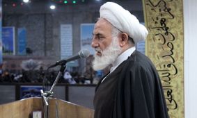امام جمعه کاشان: در دستگاه‌های اجرایی مرد و زن به صورت مختلط کار می‌کنند؛ باید جدا شوند/ در سواحل هم بین مرد و زن اختلاط وجود دارد