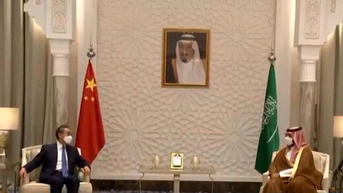 وزیر خارجه چین به دیدار محمد بن سلمان رفت