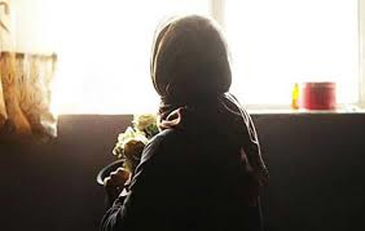 دردسر بچه‌دار شدن دختر ۱۷ ساله