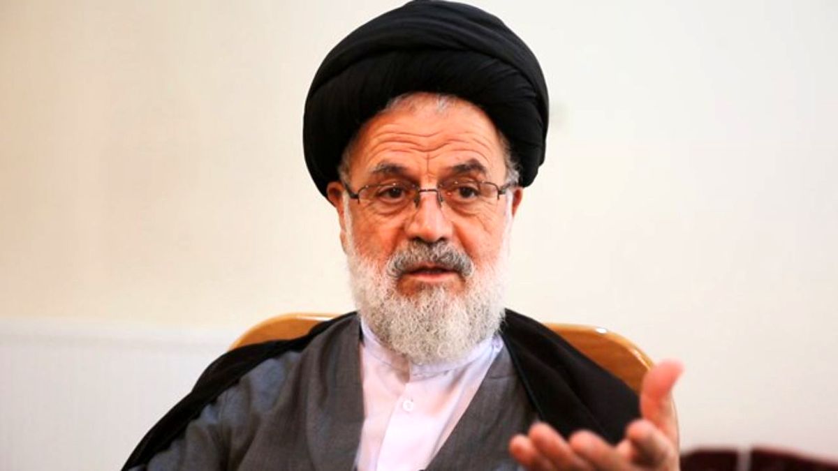 مداحی هیچ‌گاه در زمان حیات امام(ره) به جماران راه پیدا نکرد/ سیاسی کارها از منبری‌های ساده‌اندیش استفاده می‌کنند