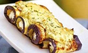 طرز تهیه رول بادمجان پنیری با سس پستو؛ یک غذای هیجان‌انگیز