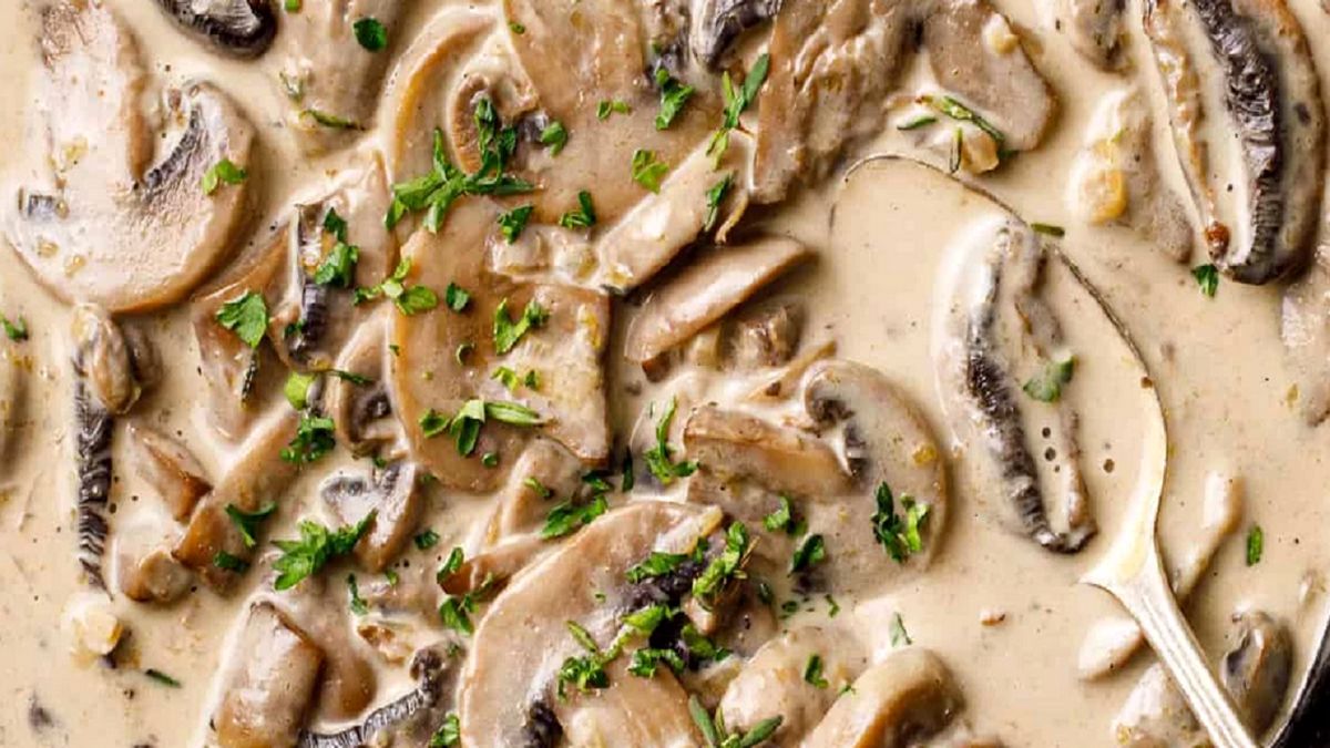 طرز تهیه سس قارچ برای همبرگر و پاستا