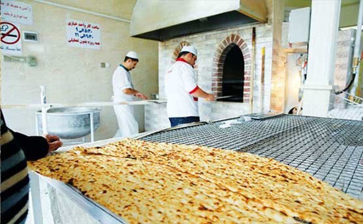 هدیه یک نانوا به کودکان/ تصویر
