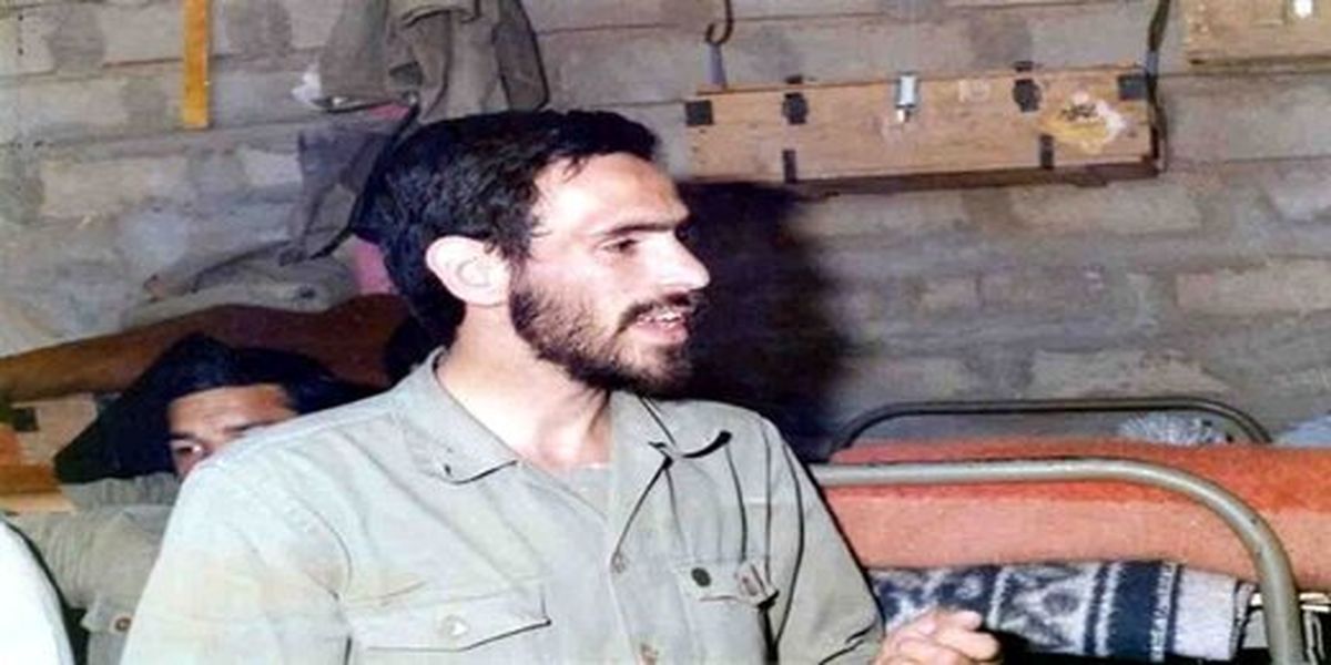 شوخی جالب شهید دستواره با آیت‌الله خامنه‌ای/ فرماندهی که شاد و بذله گو بود
