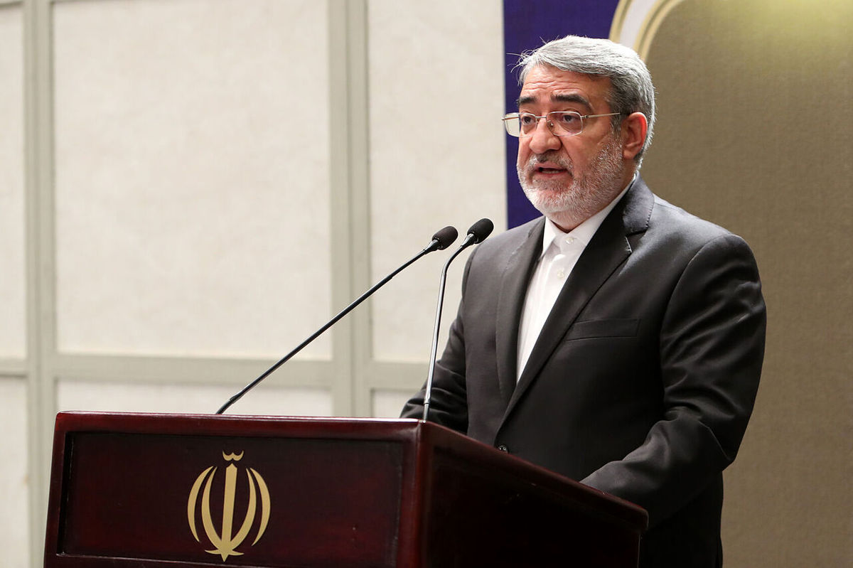 رحمانی فضلی: تعطیل کردن بدلیل کرونا نیاز به برنامه ریزی دارد