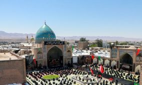 اقامه نماز ظهر عاشورا در مسجد جامع زنجان