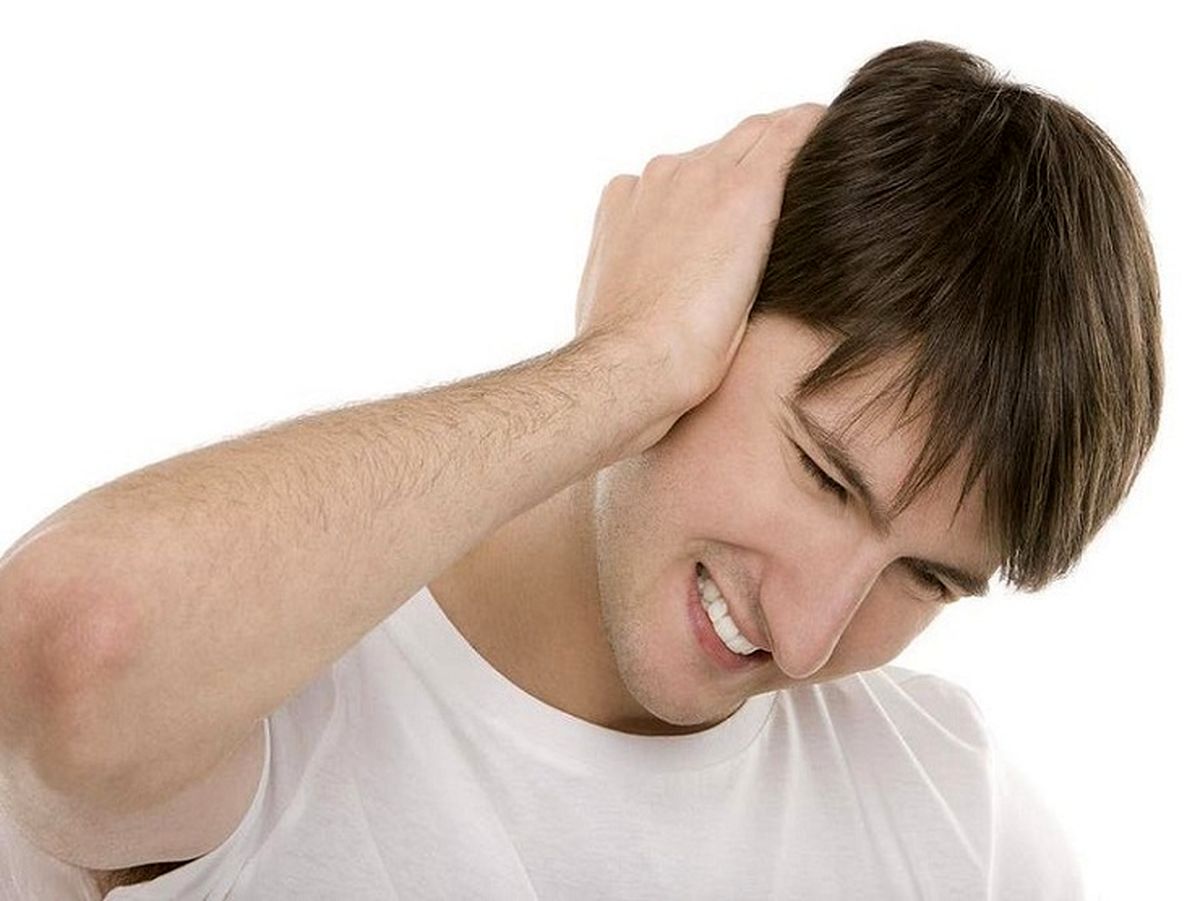 مضرات استفاده از گوش پاک‌کن/ چرا گوش درد می‌شویم؟