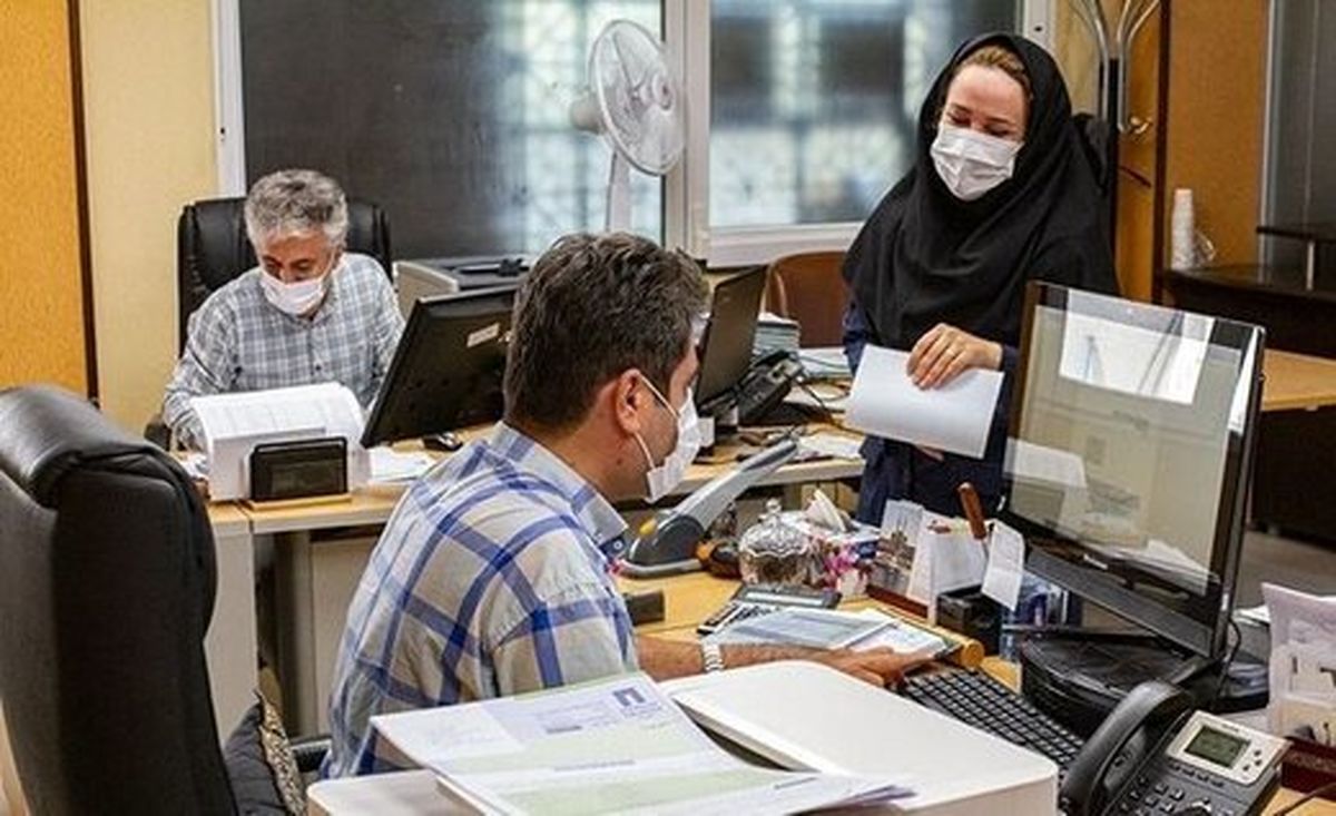 همه کارمندان دولت به محل کار خود باز می‌گردند