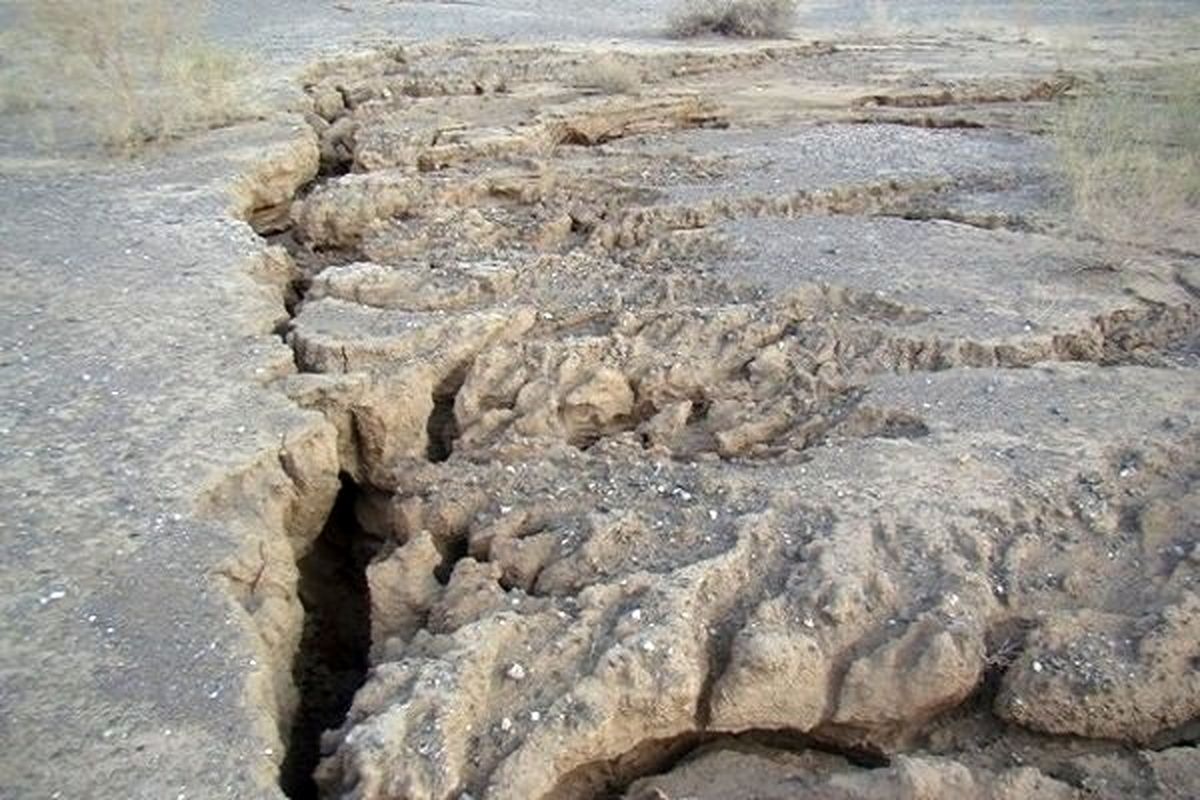 تهران سالانه ۱۸ تا ۲۵ سانتی نشست می‌کند؛ اتوبان تهران -قم، خطوط انتقال گاز و آب در معرض تخریب