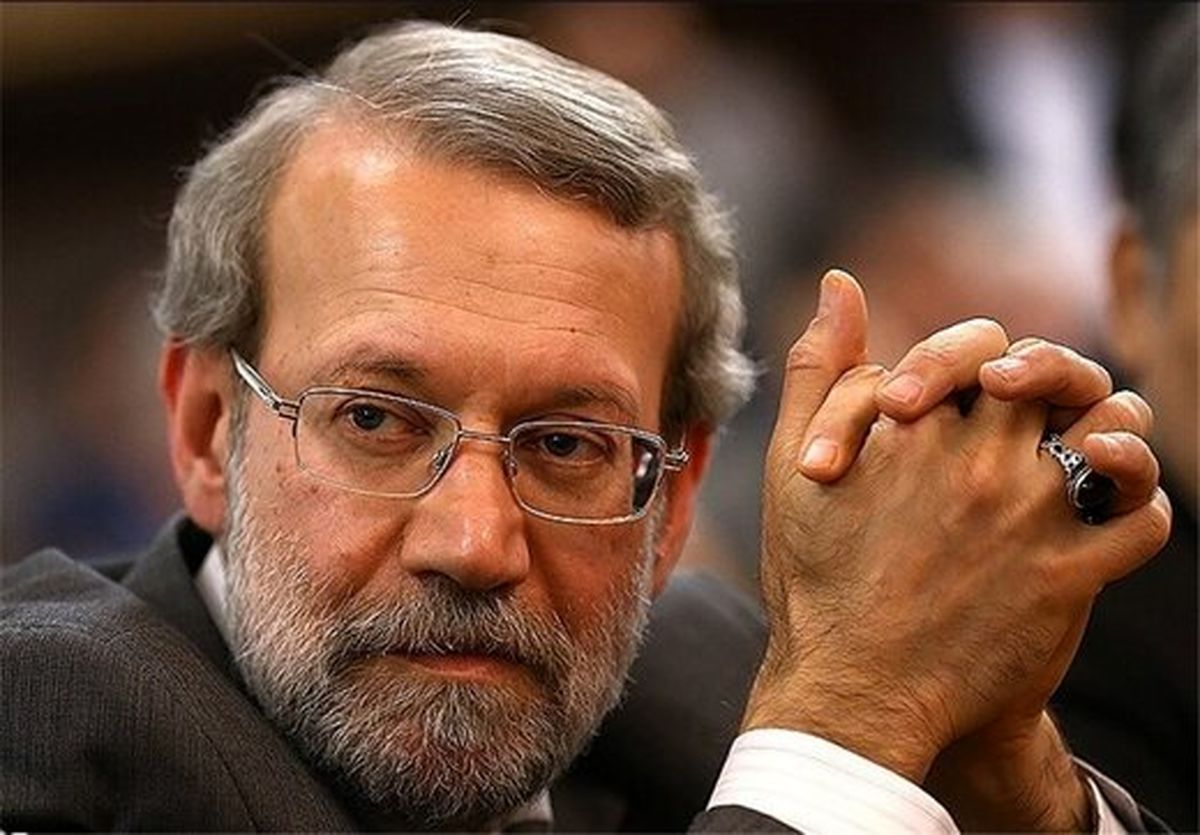 لاریجانی نه حزب تشکیل می دهد، نه به مجلس برمی گردد