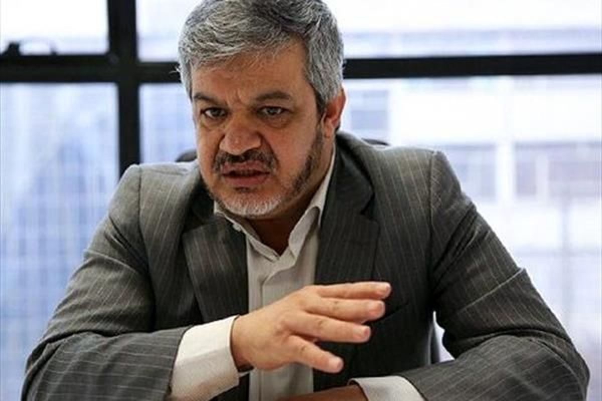 روحاني درباره رويكردهاي گردش به راست خود توضيح دهد