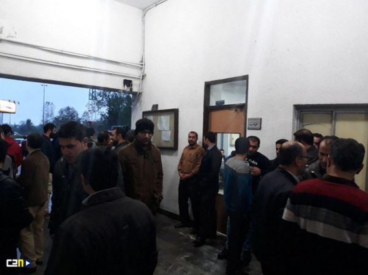 تجمع کارگران ایران پوپلین برای دومین روز پیاپی در رشت