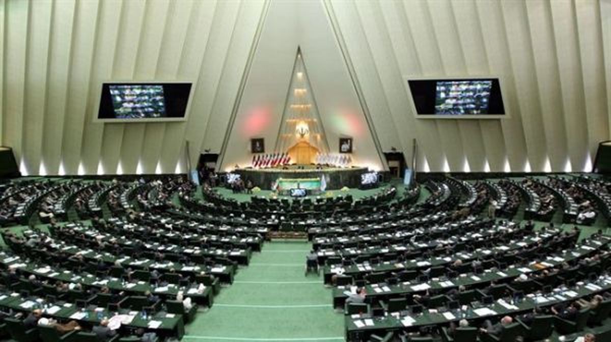 تاجگردون: نماینده مجلس هیچ کاری هم نکند باید ۱۰ میلیون تومان بگیرد