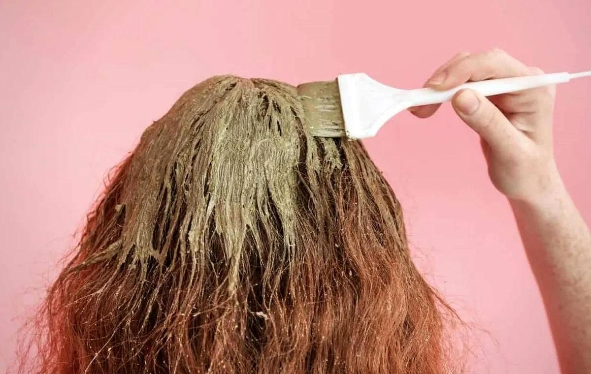 چگونه ریزش مو را با حنا درمان کنیم؟

