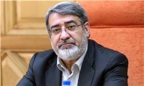 وزیر کشور: 2 بسیجی و یک پاسدار در مقابله با تروریست‌ها شهید شدند