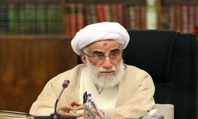 کسانی که در پی کنار گذاشتن حجاب هستند توبه کنند