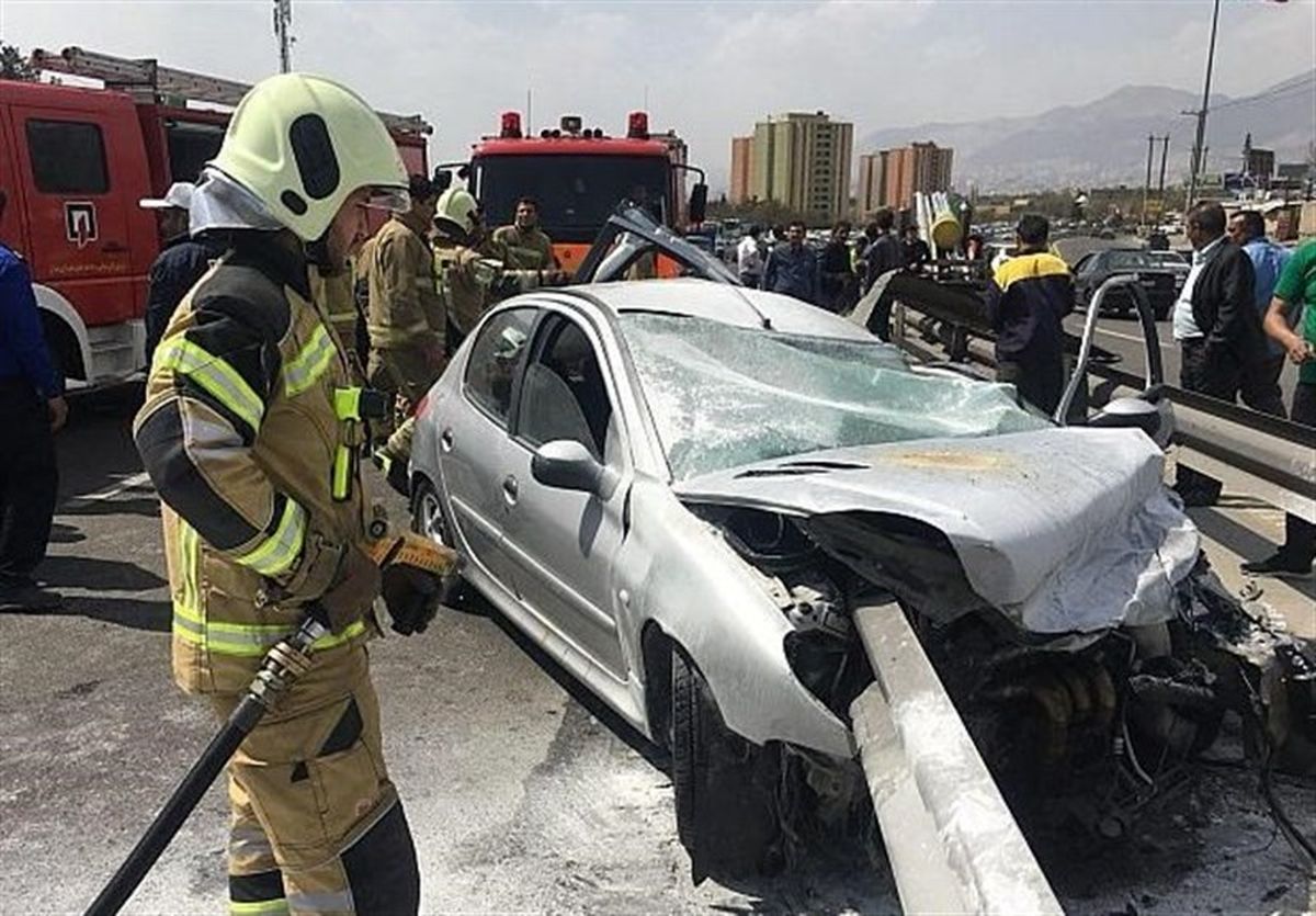 تصادف مرگبار پژو ۲۰۶ در بزرگراه شهید بابایی + تصاویر