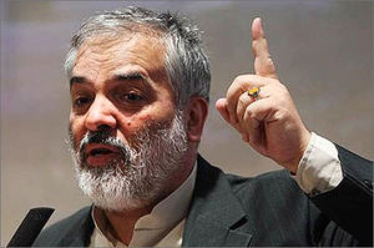 قدیری‌ابیانه:جسد بقایی بیشتر از بقایی زنده ولی رسوا به درد احمدی‌نژاد می‌خورد