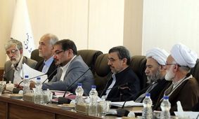 جابجایی عجیب صندلی احمدی‌نژاد در جلسات مجمع تشخیص/ احمدي‌نژاد این روزها كجا مي‌نشيند؟