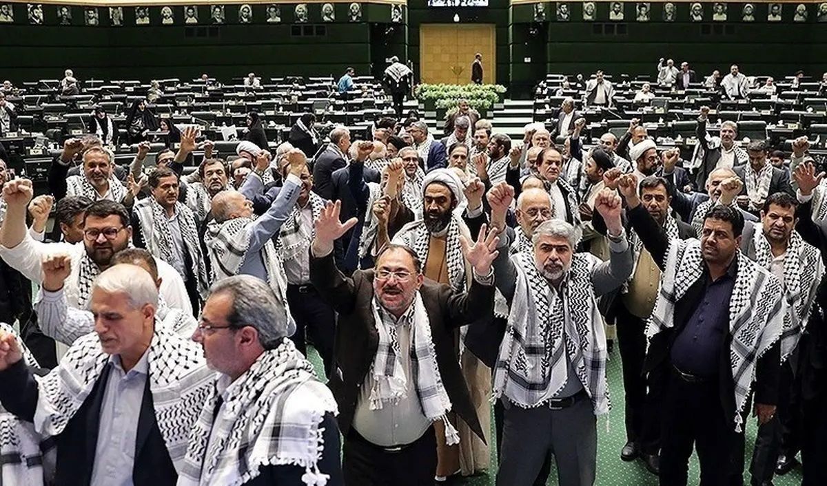 بازی دو سر باخت نمایندگان مجلس یازدهم؛ نه مردم راضی و نه دولت!

