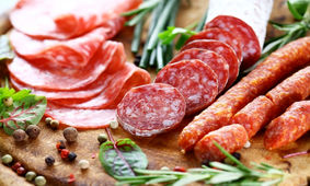 تفاوت ژامبون کالباس و بیکن چیست؟
