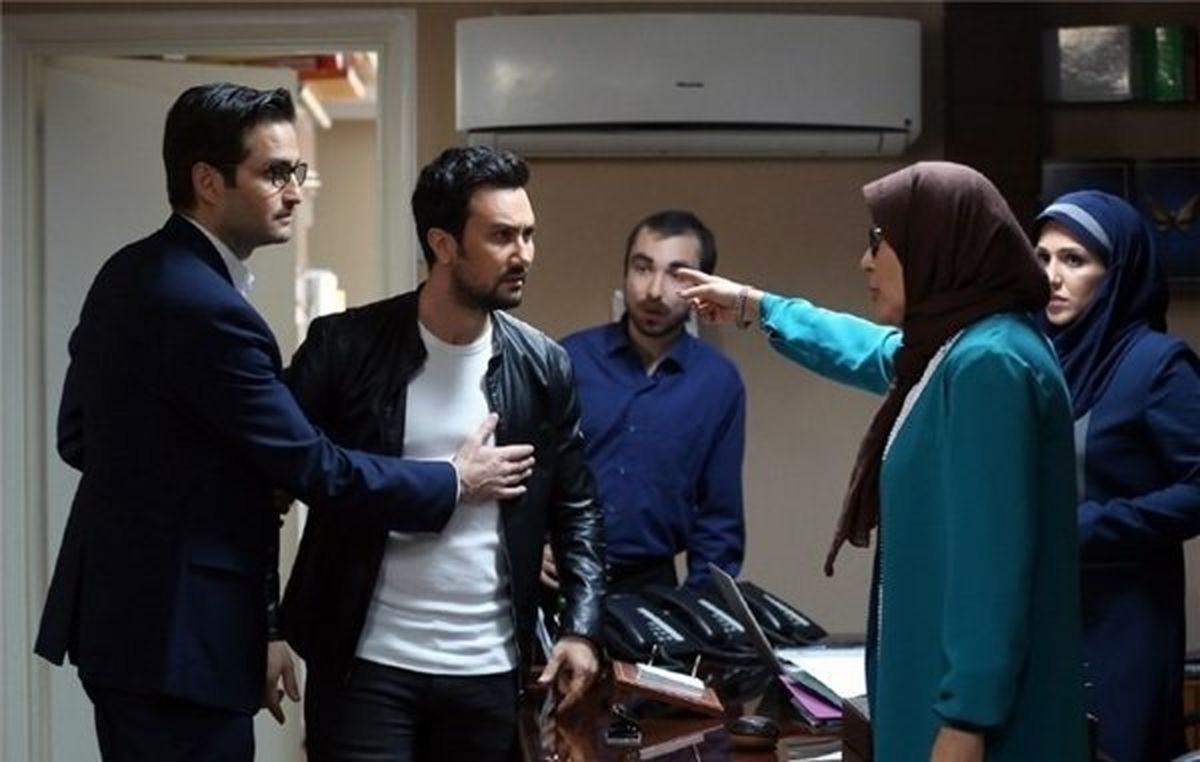 منوچهر هادی «پاهای بی‌قرار» را تمام کرد