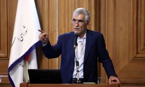 توضیحات افشانی درباره تلاش فرد به ظاهر امنیتی برای نفوذ به دفتر او