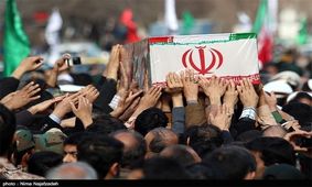آئین تشییع پیکر شهدای گمنام و شهید مدافع حرم در کرمان برگزار شد
