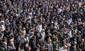 نماز باشکوه ظهر عاشورا در قم برگزار شد