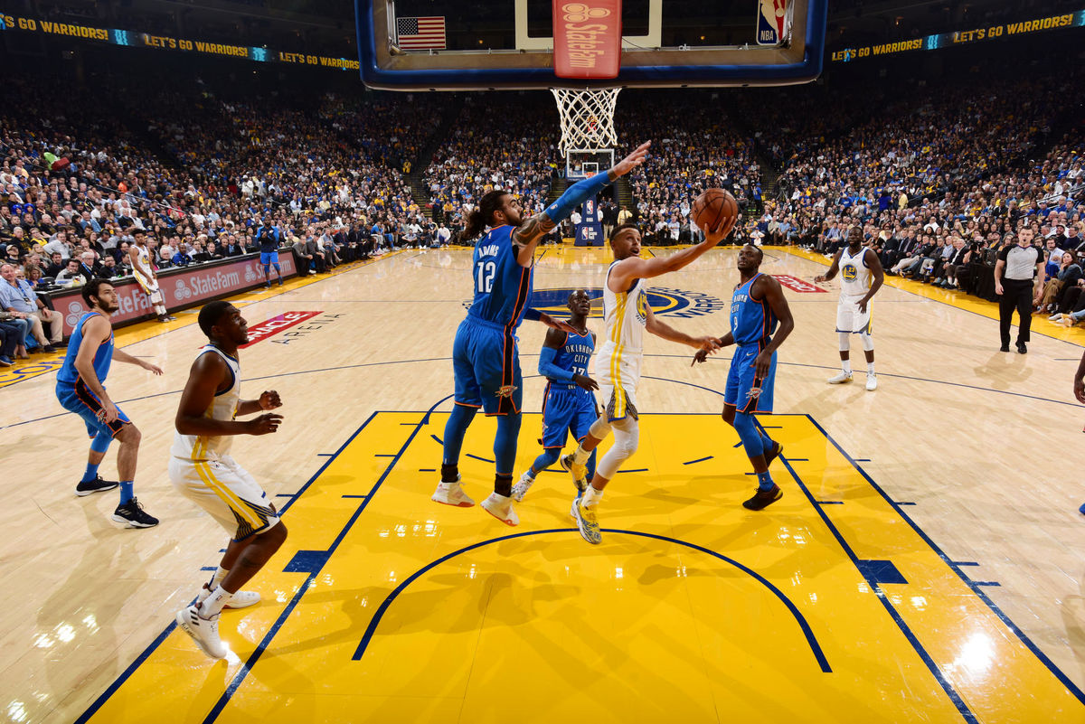 پیروزی مدافع عنوان قهرمانی NBA در اولین دیدار با درخشش استفن کری