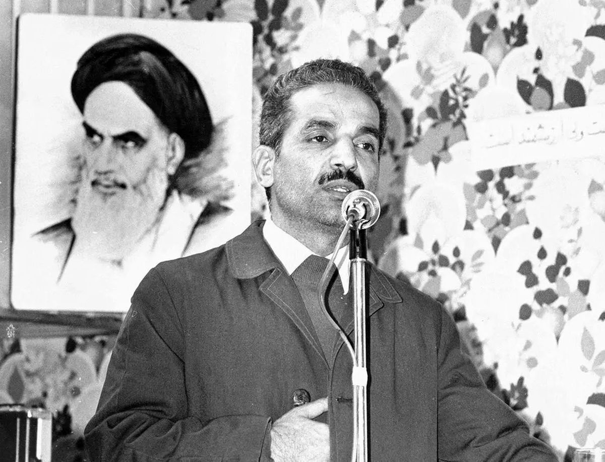 دستگیری دریادار محمود علوی، فرمانده نیروی دریایی ارتش/ محمدعلی رجایی: در تعطیلات عید به دانش آموزان تکلیف درسی داده نمی‌شود

