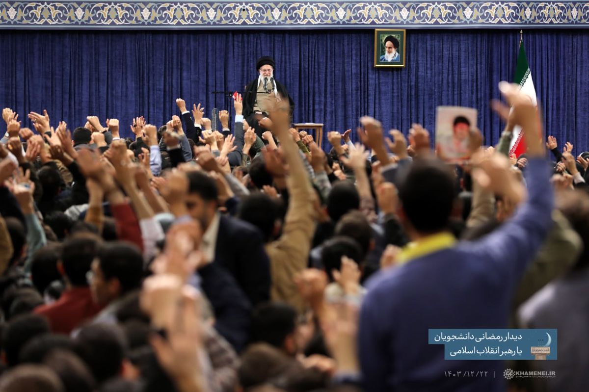 دیدار رمضانی دانشجویان با رهبر انقلاب

