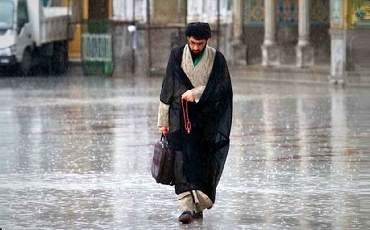 طی 2 ماه گذشته نگاه‌ها به روحانیون، سنگین‌تر شده است/ برخی از روحانیون و طلاب با لباس شخصی بیرون می آیند