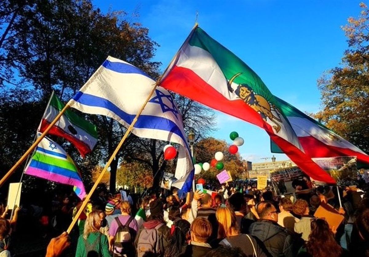 تجمع مونیخ شروع نشده گروه های برانداز به جان هم افتادند/ ویدئو