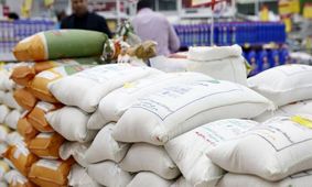 گرانفروشان در مراسم‌ نمازجمعه شلاق می خورند!


