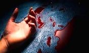 مردی شاهرگ خود را برید