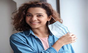  ۳ راهکار ساده برای جوش نزدن زیر ماسک