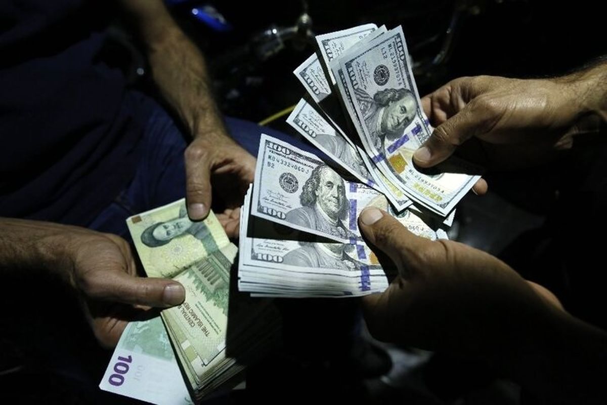 حضور دلالان در صرافی‌ها ممنوع است