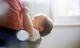 چه کار کنیم که کودکمان به ما وابسته نباشد؟