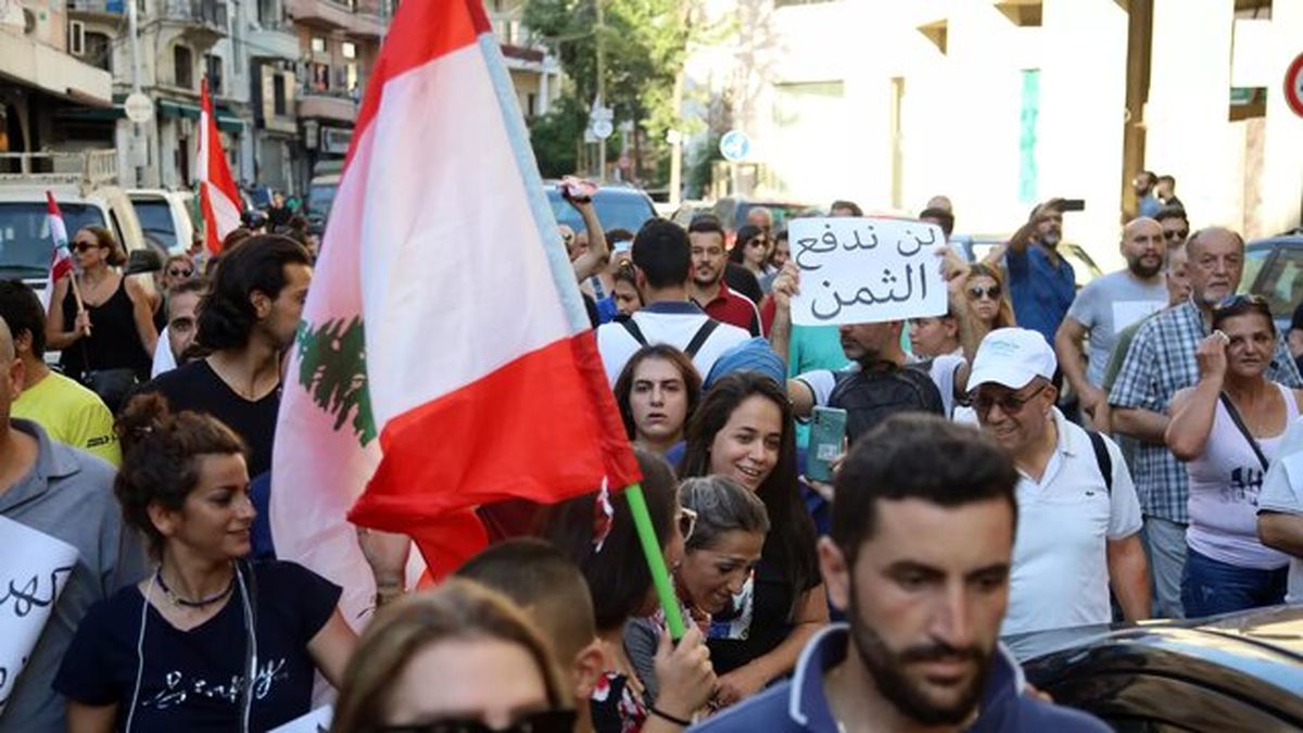 دومین روز تظاهرات در بیروت با شعار "ما هزینه نخواهیم داد"
