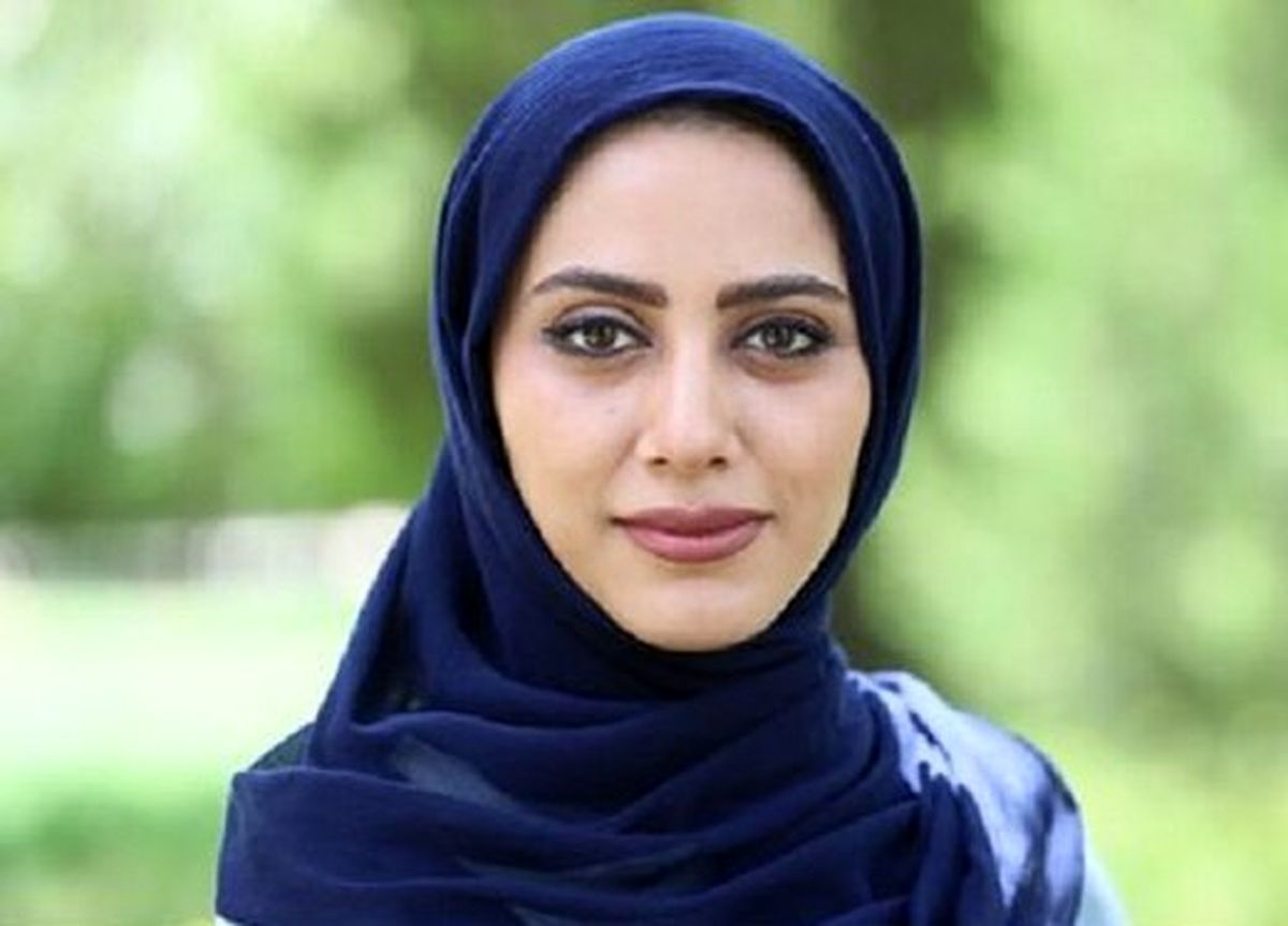 مونا فرجاد با لباس عروس به کمک گلاب آدینه شتافت/ عکس
