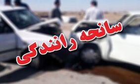 واژگونی اتوبوس در اتوبان قم ـ تهران حادثه ساز شد/ تصاویر