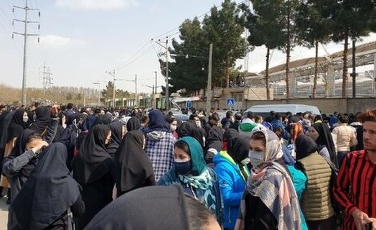 احتمال «ماست‌مالی» حادثه ورزشگاه مشهد توسط دولت/ گذر زمان آن را کمرنگ می کند؟

