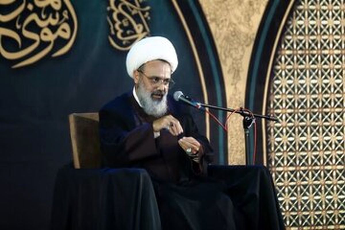 آبروی روحانیت را برخی روحانیون از بین می‌برند تا یک فرد مست!

