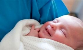 شیر مادر از ابتلا به آسم جلوگیری می‌کند
