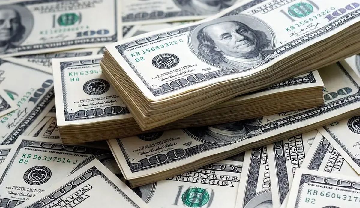 روند افزایشی قیمت دلار ادامه خواهد داشت/ قیمت واقعی دلار چقدر است؟