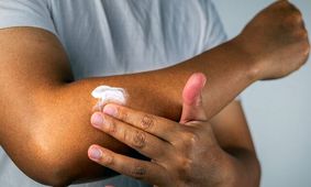 چند نوبت در روز از ضدآفتاب استفاده کنیم؟