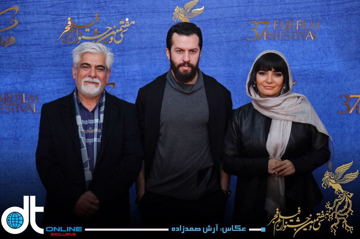 ورود بازیگران و عوامل فیلم «دیدن این فیلم جرم است!» به مراسم فتوکال+ویدئو