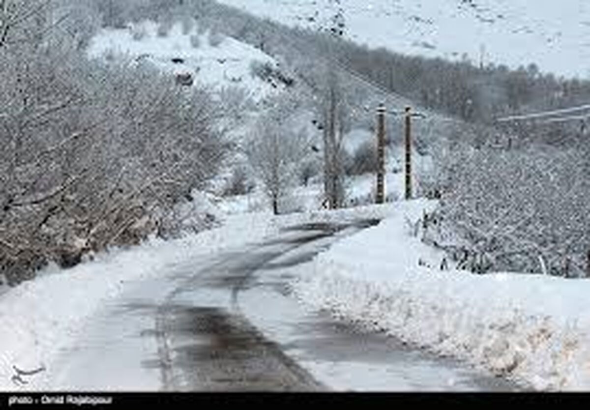 بارش برف در انتظار مسافران شمال