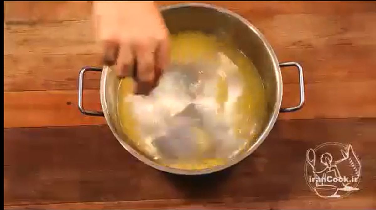 آموزش تهیه کیک خرما و گردو